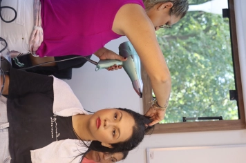 Foto - Unidade Móvel de Moda e Beleza