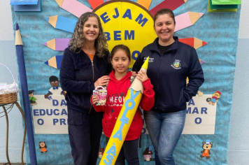 Foto - Volta às Aulas 2025 – Com Amor e Educação