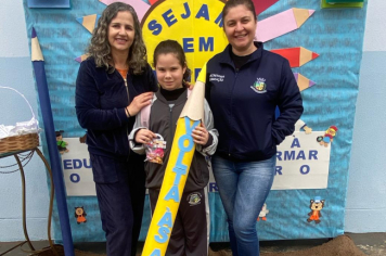 Foto - Volta às Aulas 2025 – Com Amor e Educação