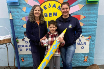 Foto - Volta às Aulas 2025 – Com Amor e Educação