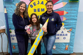 Foto - Volta às Aulas 2025 – Com Amor e Educação