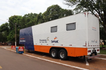 Foto - Unidade Móvel de Moda e Beleza