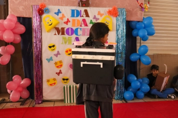 Foto - Desfile Mochila Maluca 2025 – Escola Irmã Dulce