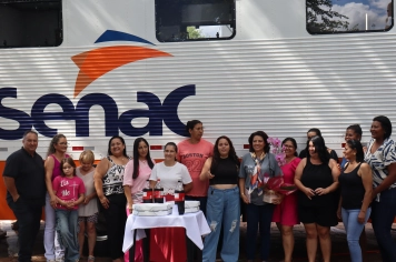 Foto relacionada - Encerramento do Curso de Aperfeiçoamento para Cabeleireiro