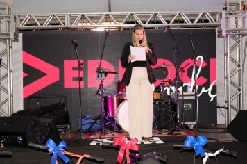 Foto - Entre Luzes e Palavras