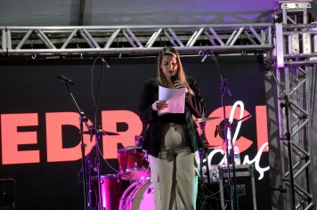 Foto - Entre Luzes e Palavras