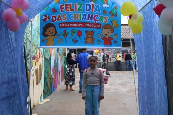 Foto - Desfile Mochila Maluca 2025 – Escola Irmã Dulce