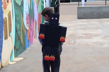 Foto - Desfile Mochila Maluca 2025 – Escola Irmã Dulce