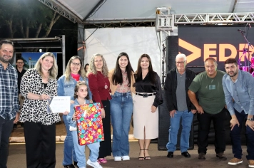 Foto - Entre Luzes e Palavras