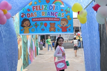 Foto - Desfile Mochila Maluca 2025 – Escola Irmã Dulce