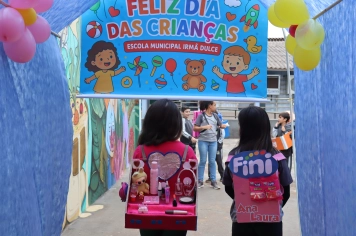 Foto - Desfile Mochila Maluca 2025 – Escola Irmã Dulce