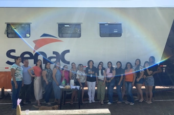 Foto relacionada - Encerramento do Curso de Maquiagem Social