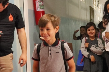 Foto - Desfile Mochila Maluca 2025 – Escola Irmã Dulce