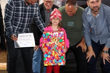 Foto - Entre Luzes e Palavras