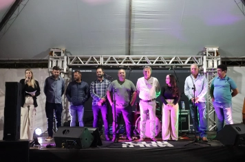 Foto - Entre Luzes e Palavras