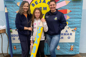 Foto - Volta às Aulas 2025 – Com Amor e Educação