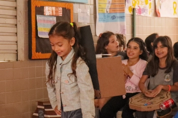 Foto - Desfile Mochila Maluca 2025 – Escola Irmã Dulce