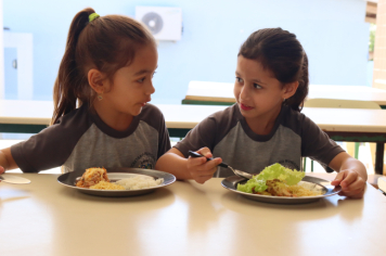 Foto - Educação com Sabor: Almoço Especial Celebra Dia dos Estudantes