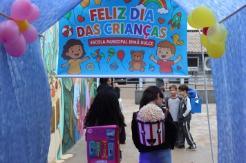 Foto - Desfile Mochila Maluca 2025 – Escola Irmã Dulce