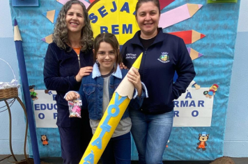 Foto - Volta às Aulas 2025 – Com Amor e Educação