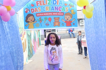 Foto - Desfile Mochila Maluca 2025 – Escola Irmã Dulce