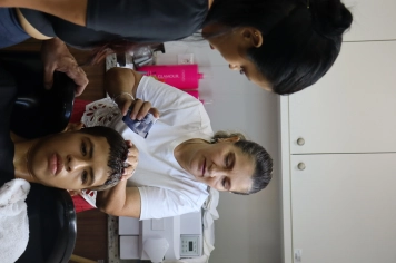 Foto - Unidade Móvel de Moda e Beleza