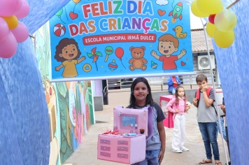 Foto - Desfile Mochila Maluca 2025 – Escola Irmã Dulce