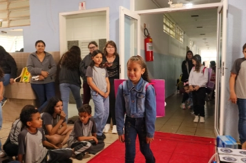 Foto - Desfile Mochila Maluca 2025 – Escola Irmã Dulce