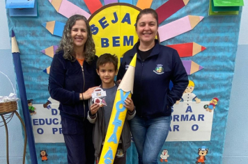 Foto - Volta às Aulas 2025 – Com Amor e Educação