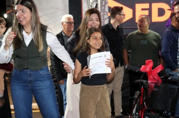 Foto - Entre Luzes e Palavras