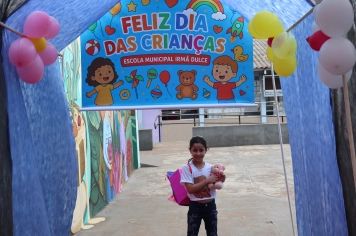 Foto - Desfile Mochila Maluca 2025 – Escola Irmã Dulce