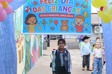 Foto - Desfile Mochila Maluca 2025 – Escola Irmã Dulce