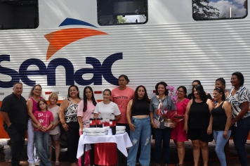 Foto relacionada - Encerramento do Curso de Aperfeiçoamento para Cabeleireiro