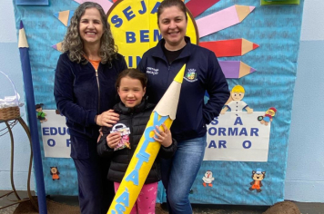 Foto - Volta às Aulas 2025 – Com Amor e Educação