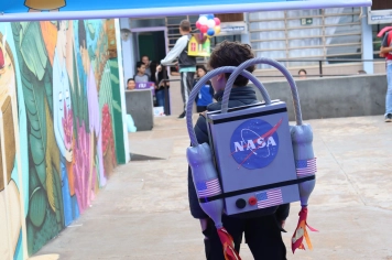 Foto - Desfile Mochila Maluca 2025 – Escola Irmã Dulce