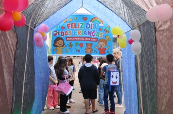 Foto - Desfile Mochila Maluca 2025 – Escola Irmã Dulce