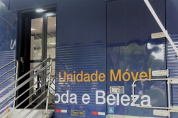 Foto - Unidade Móvel de Moda e Beleza
