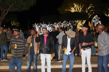 Foto - Entre Luzes e Palavras