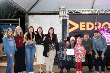 Foto - Entre Luzes e Palavras