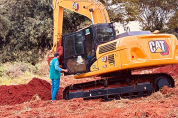 Foto - CAPACITAÇÃO EM OPERAÇÃO DE ESCAVADEIRA: FORTALECIMENTO DA QUALIFICAÇÃO PROFISSIONAL REGIONAL