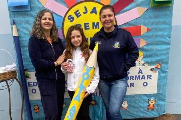 Foto - Volta às Aulas 2025 – Com Amor e Educação