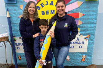 Foto - Volta às Aulas 2025 – Com Amor e Educação