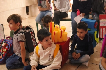 Foto - Desfile Mochila Maluca 2025 – Escola Irmã Dulce