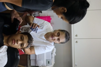 Foto - Unidade Móvel de Moda e Beleza