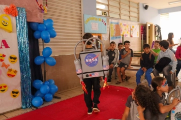 Foto - Desfile Mochila Maluca 2025 – Escola Irmã Dulce