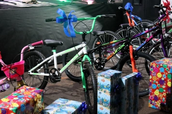 Foto - Entre Luzes e Palavras