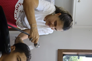 Foto - Unidade Móvel de Moda e Beleza