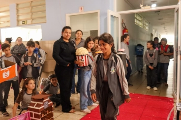 Foto - Desfile Mochila Maluca 2025 – Escola Irmã Dulce