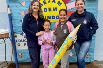 Foto - Volta às Aulas 2025 – Com Amor e Educação