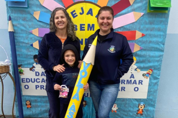 Foto - Volta às Aulas 2025 – Com Amor e Educação